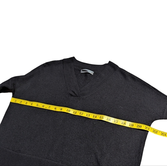 Anthropologie 100% Merino Wool Cropped Black Half Sleeve Sweater  Size XSP - Picture 3 of 6